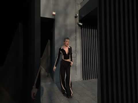 Жіночий костюм з мікродайвінгу, видео 1