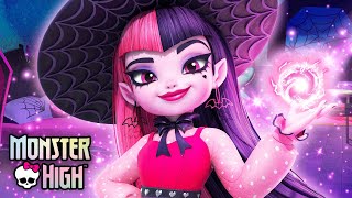 Draculaura's Best Monster High Moments! ✨ | Monster High