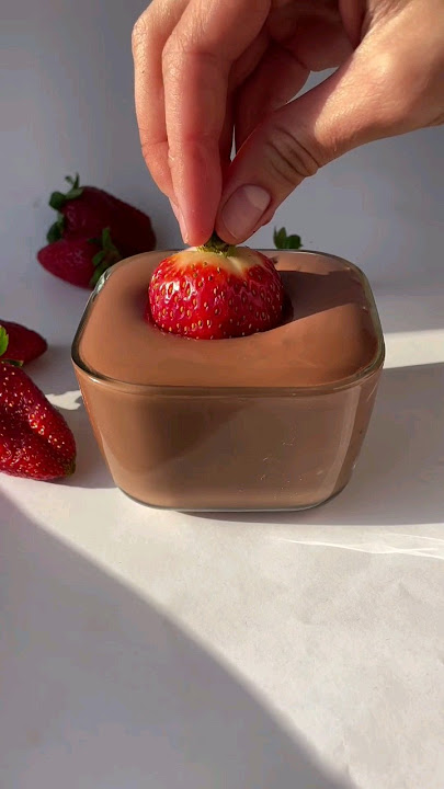 Çilekli çikolata yoksa çikolatalı çilek ye #yemekehli #çikolata #çilek #strawberry #cilek #chocolate