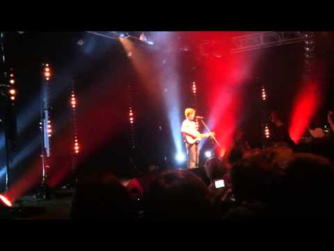 ed-sheeran---the-a-team-&-pt.1-of-little-lady-ft-mikill-pane-@-vicar-street-2011