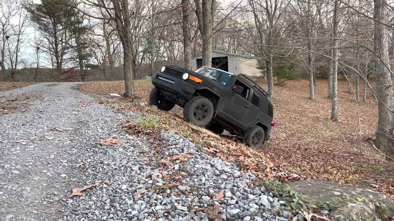 Who did it better? FJ vs HMMWV