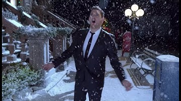 Michael Bublé - Santa Claus Is Coming To Town [Official Music Video]