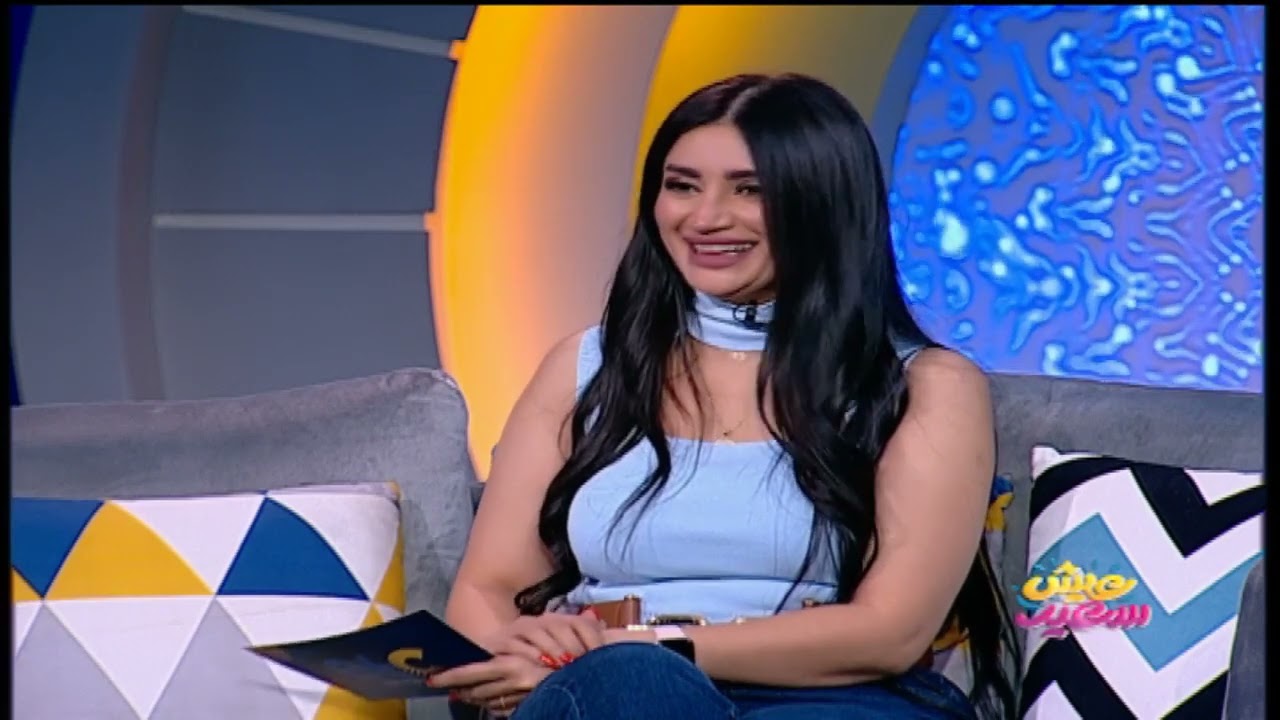 البوجر كنزي مدبولي وخطيبها فراس يحكون عن بداية تعارفهم 🥰، وهتضحك على رد فعل والدة كنزي وقتها 😂!