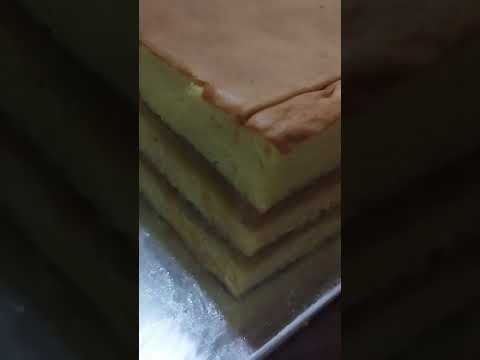 Lembut Banget Bolu Lapis Nanas Dengan Selai Nanas Nya Yang Khas Lembut Banget Bolu Lapis Nanas Dengan Selai Nanas Nya Yang Khas