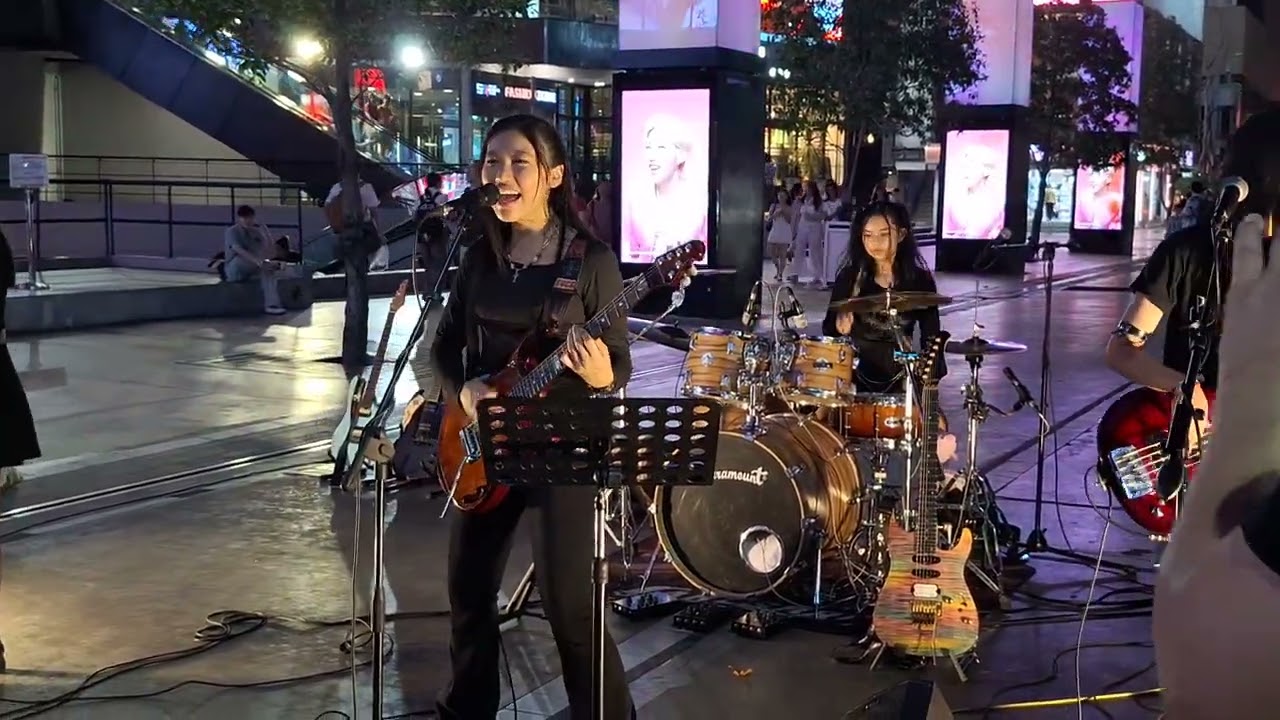 Final Countdown  แฟนเพลงขอมาจัดให้ 4สาวพันธุ์ร็อค น้องเพชร Petch. & Band #pettyrock สยามสแควร์