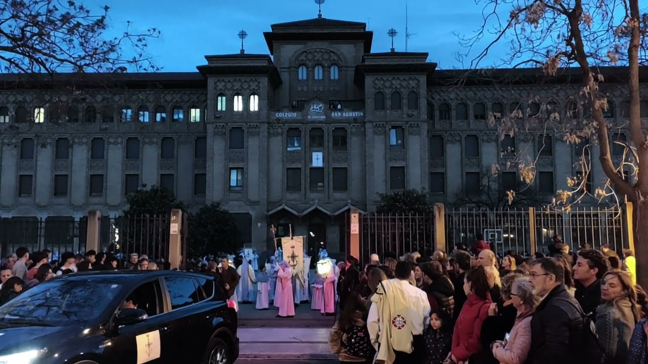 Salida de la Hermandad de Cristo Resucitado del Colegio San Agustín. Semana Santa en Zaragoza 2024