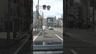 ワザと車を妨害する男・・#shorts #ドライブレコーダー #迷惑運転 #危険運転 #事故