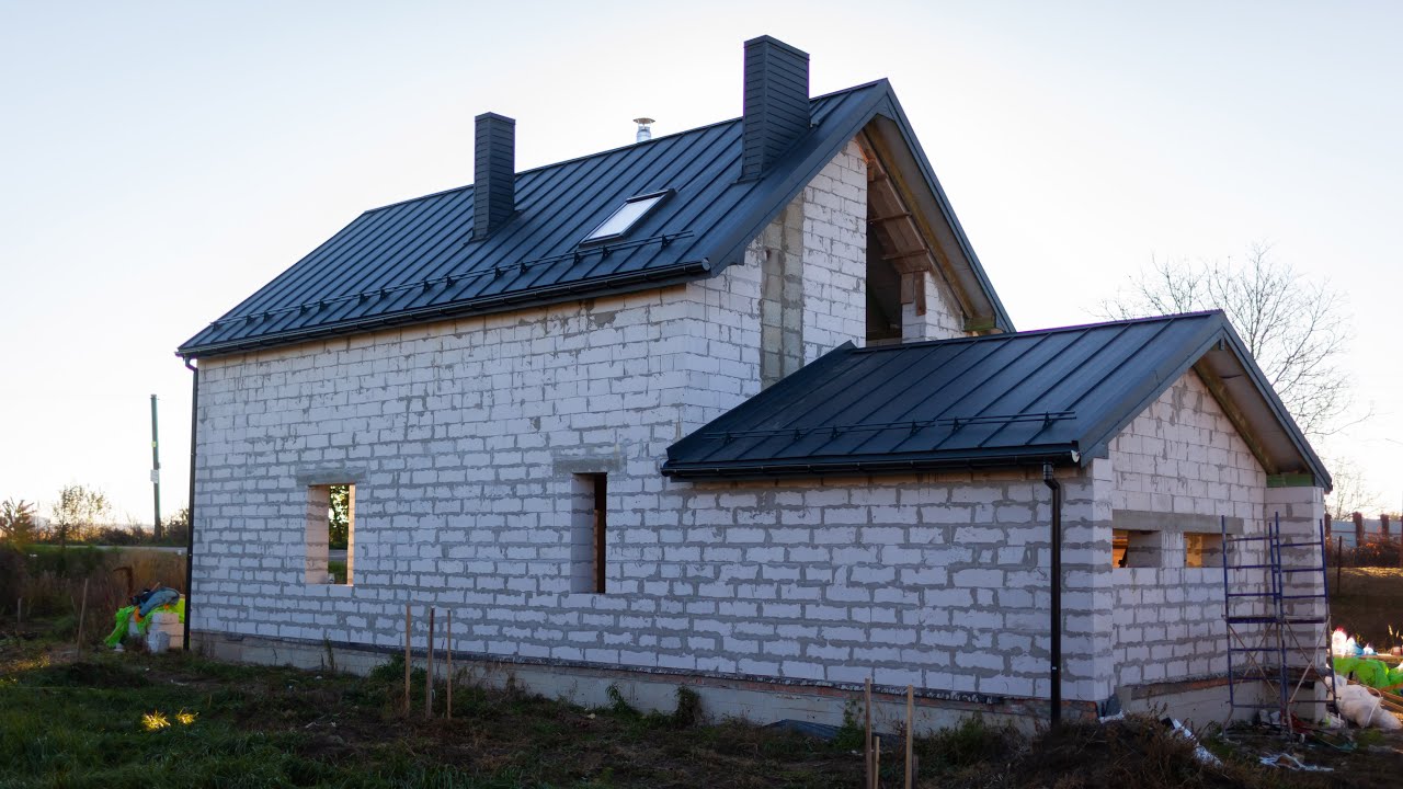 Дах робився вічність! Готові бетонні сходи та дерев'яне перекриття