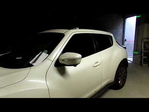 Vidéo: Comment retirer l'essuie-glace arrière sur un Nissan Juke ?