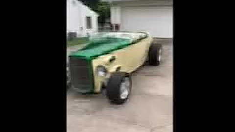 1932 Ford Running
