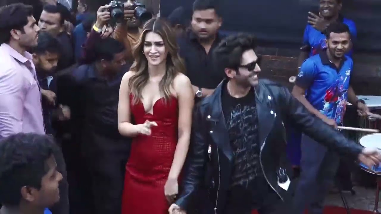 Kartik Aaryan and Kriti Sanon Grand Entry At Trailer Launch of Shehzada