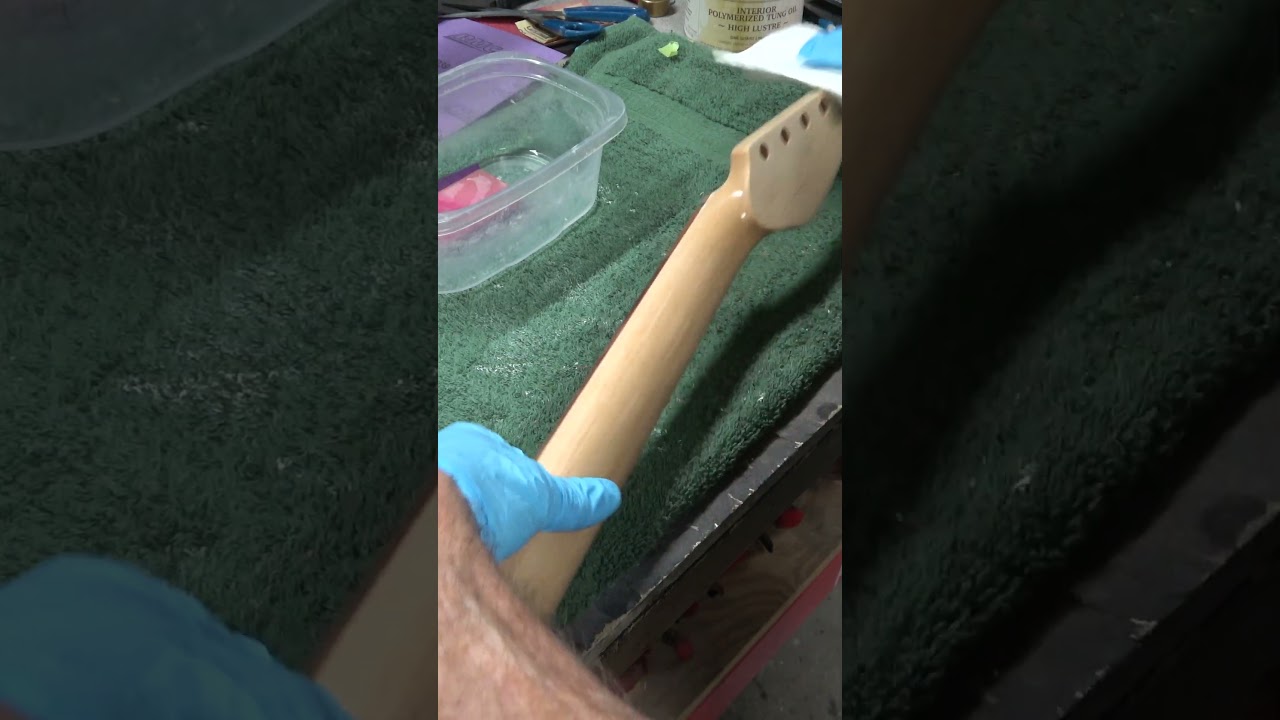 Wet Sanding A Tung Oil Finish #guitar #guitarcraft #luthier