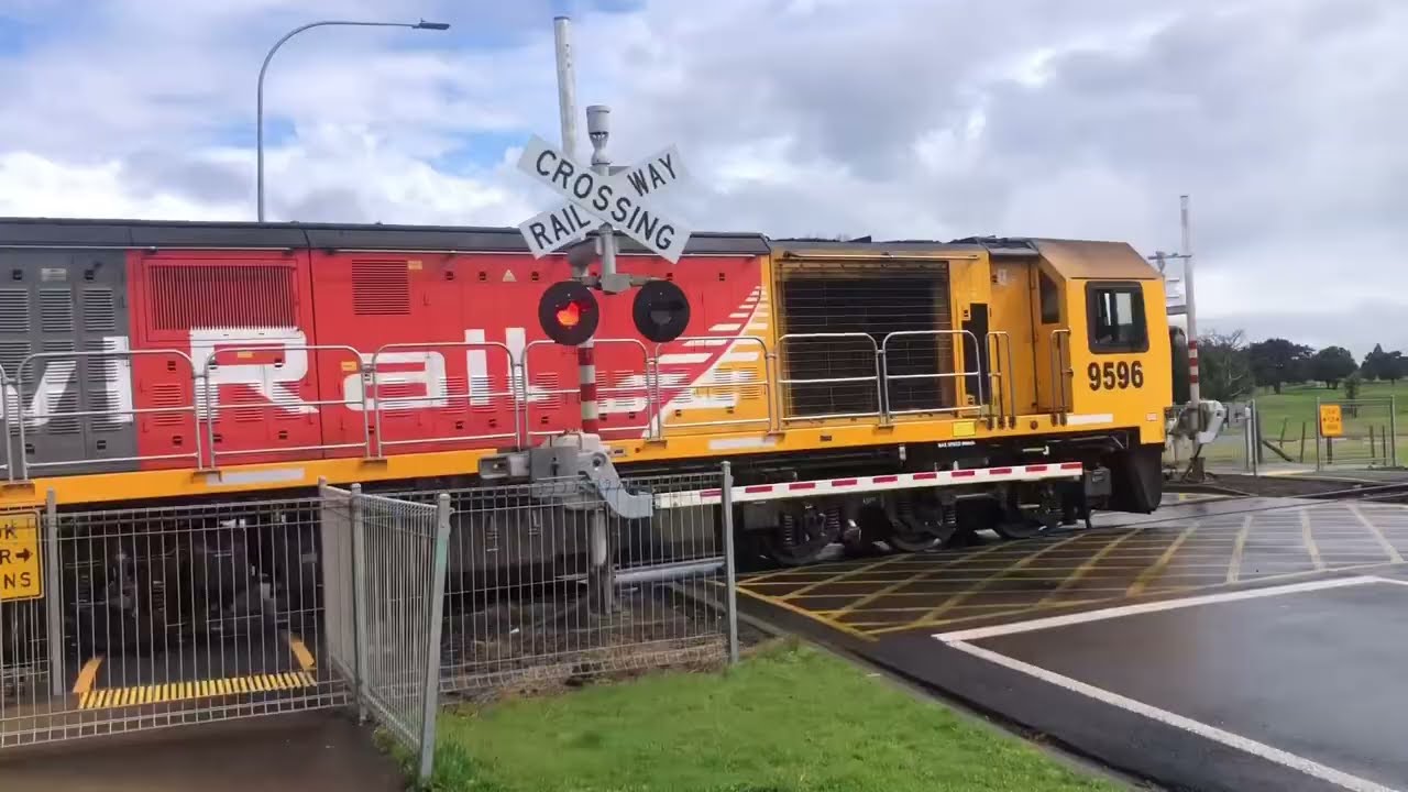 DL 9596 Matapihi Road Level Crossing Mt Maunganui