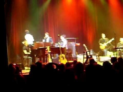 The Weight-Jonas Brothers with Chapman, Phil Vassar, Michael W. Smith, and Vince Gill