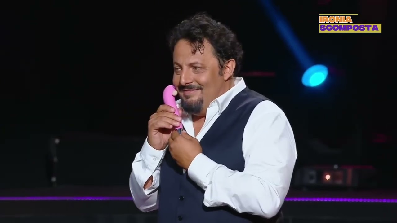 Brignano e i gadget “multiuso”: risate (e doppi sensi) da non perdere!