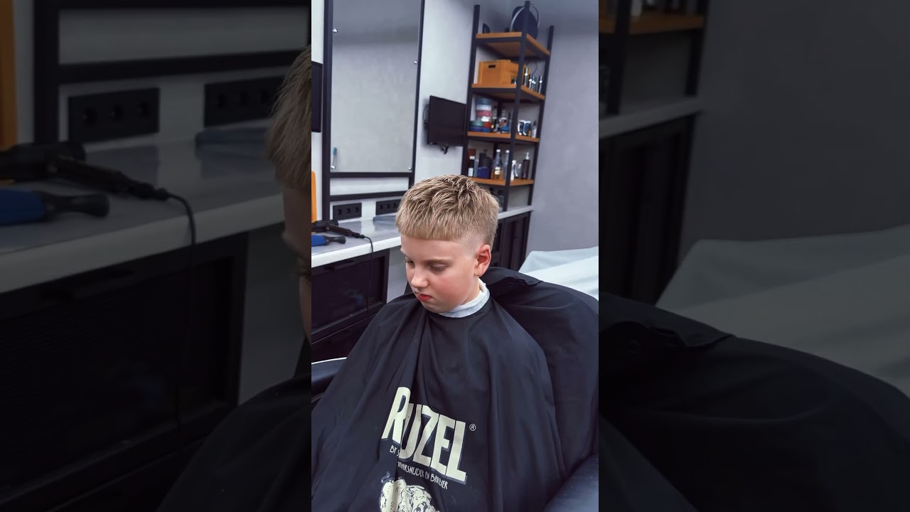 Reuzel extreme hold pomade (gray) 🌚🪑 