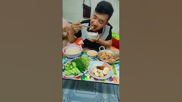 bữa cơm đạm bạc vậy mà ngon hết xảy #hostel #huy phan tv