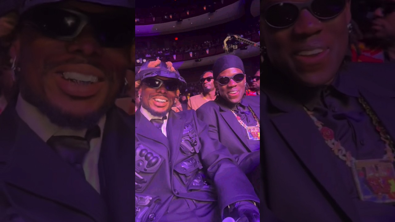 Асаке и Рема празднуют как братья после победы Асаке на 16-й церемонии вручения премии Headies Aw...