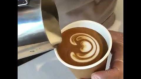 100% arbica barista makes Empty  ❤️heart latte art on a cafe latte #shorts #latteart #coffee 2021