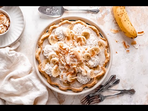 Easy Vegan Banana Cream Pie (Gluten Free Option!)
