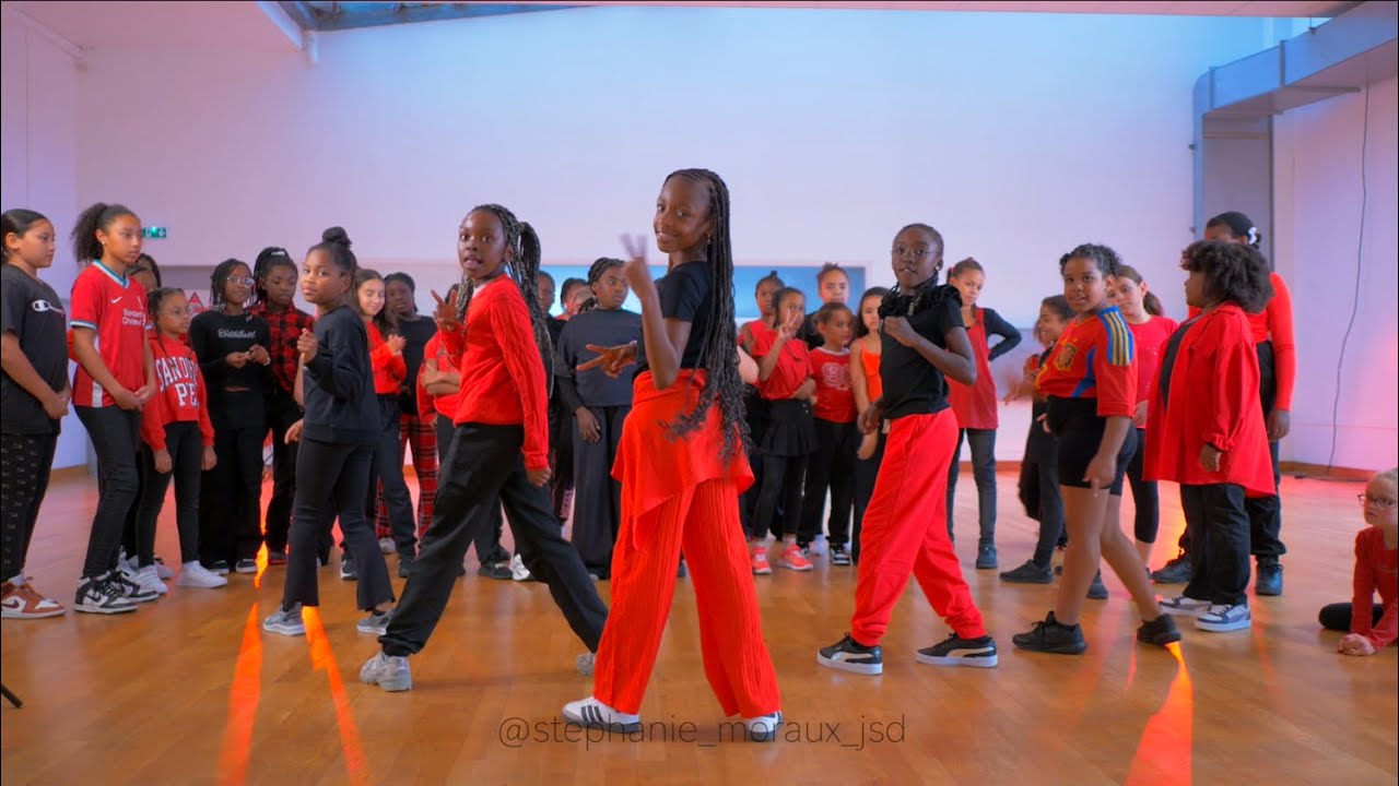 Iyanya | Kukere |  Choreography by Stéphanie Moraux Rakotobe  chez JSD Studio