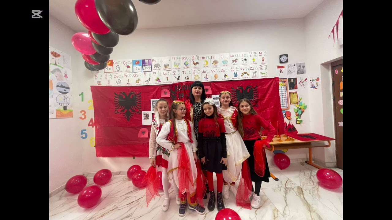 Frida Bistika - Gezuar 7 - 8 Marsin Mësuese Evi