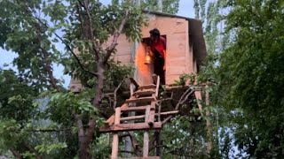 No Tools, No Help – I Built This Treehouse Alone
