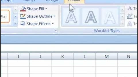 How to change the border of a SmartArt graphic in a spreadsheet