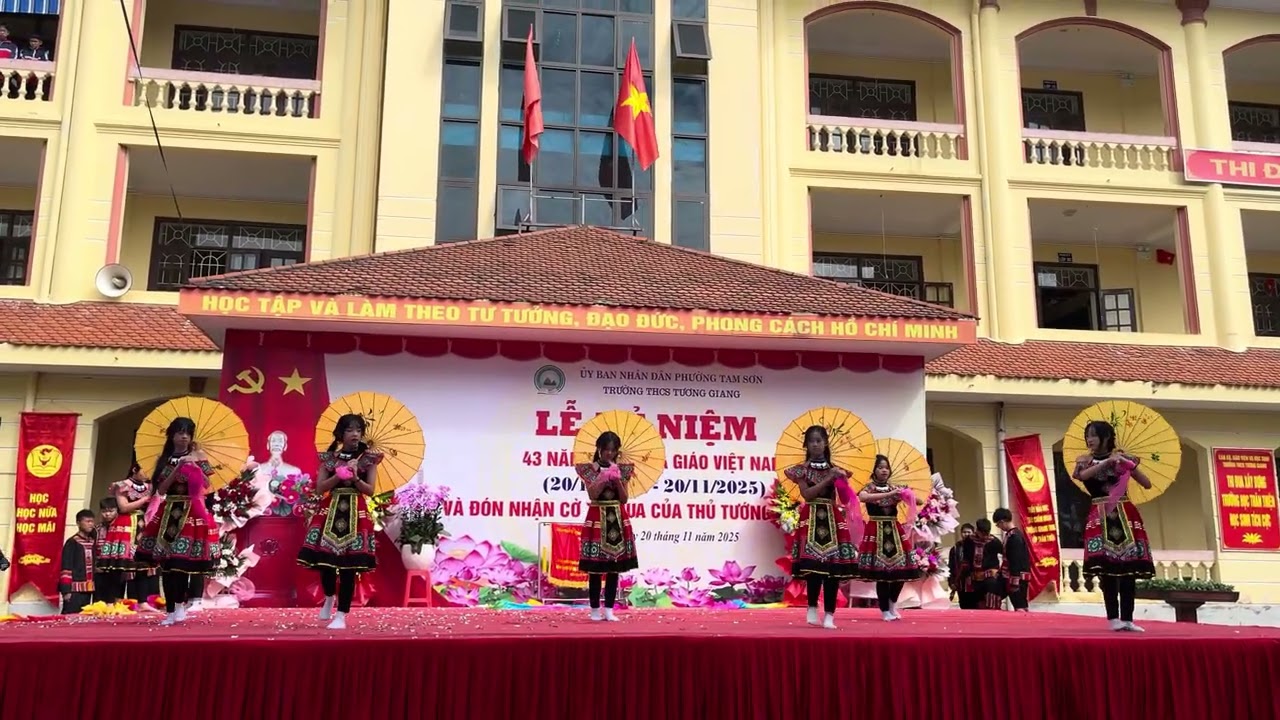 Tiết mục văn nghệ chào mừng ngày nhà giao việt nam của chi đội 7A THCS tương giang