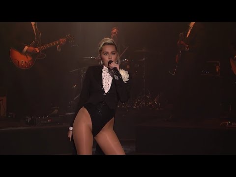 HD 1080 - Miley Cyrus & Maya Rudolph in Shiny Glossy Nylon Pantyhose Tights