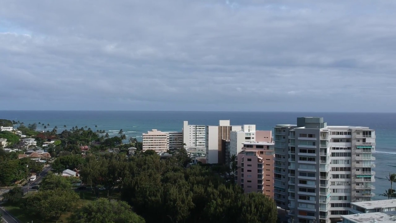Diamond Head and Waikiki - Drone 360