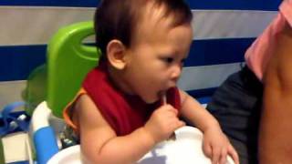 11m-Bobo gonwed the chicken bone at 21 Century..3GP