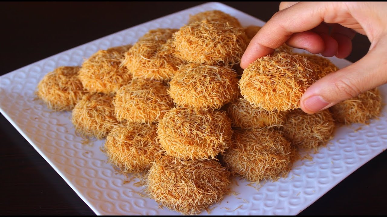 الغريبة المرشوشة بحشوة مذهلة رائعة بكل المقايس  مقرمشة معلكة من الداخل وكتوجد فاخر لحظة