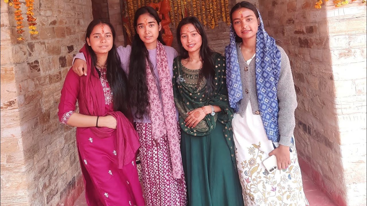 Aaj gye mandir ghumne...🌿🌸🔱❤️shivratri special🤩✨️.......