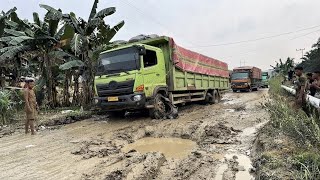 KEM4RAHAN SOPIR MEMUNCAK BAN BOCOR DIPAKSA JALAN ,BEGINILAH JADINYA KALAU BOS PELIT SAMA SOPIR