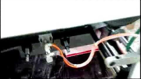 Automatic hole puching machine for calendar and wire books