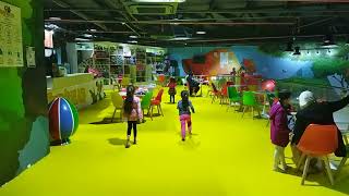 Resturant kids area