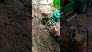 tractor trolley mein mitti bharate loader se #handmade #mitti loader