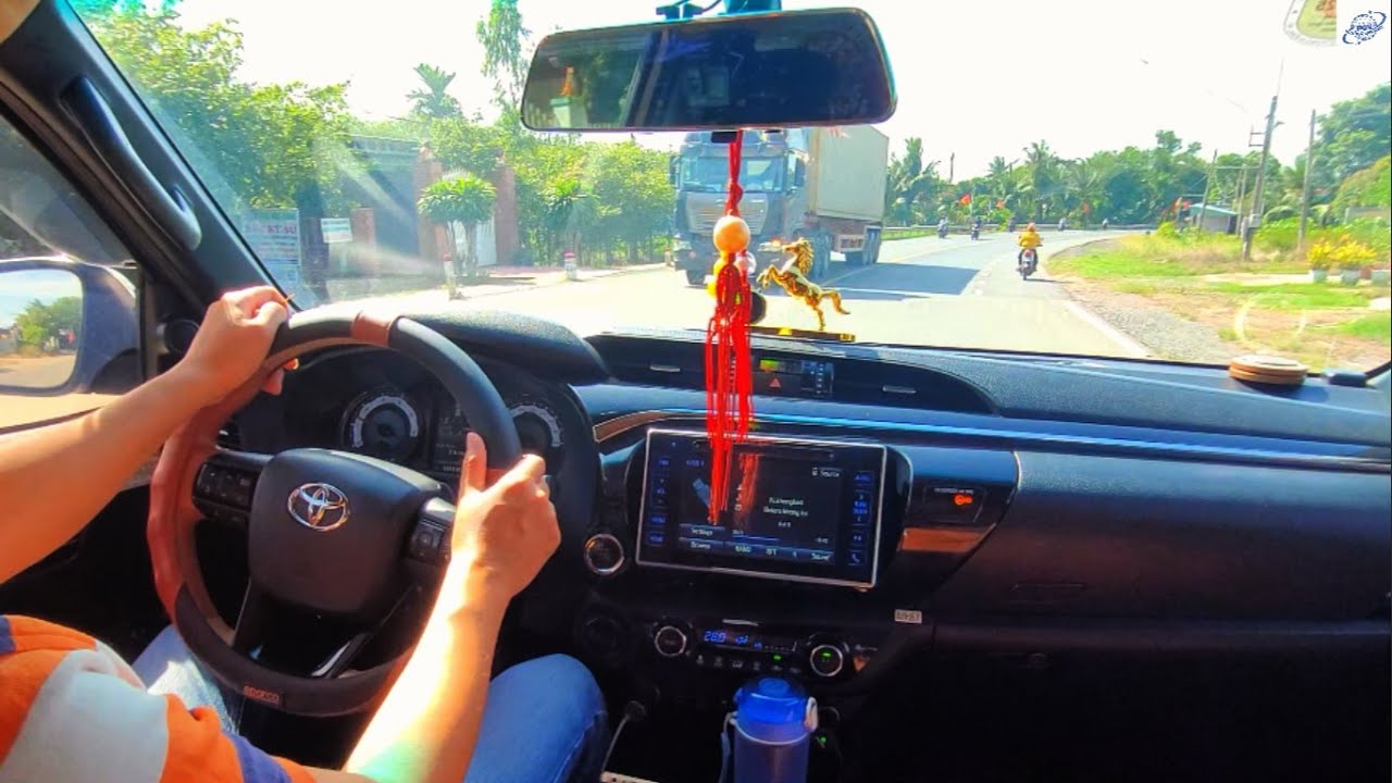 🌿 [POV] Hilux Revo Adventure 2.8L – Trải Nghiệm Trên Đường Quê Việt Nam, Chạy Là Ghiền!