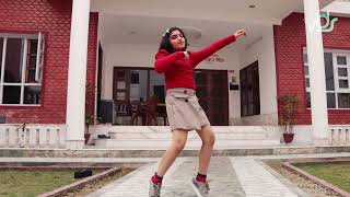 First Kiss: Yo Yo Honey Singh Ft. Ipsitaa |Dance Cover |Viral Dance Studio