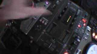 DJM-400, Tutorial, Demo. Fun with  the Roll feature.(DJM-400 In this video we pample some music from chanel 1 and , take it to chanel 2 and then have a mess about with the buttons that can lengthen or reduce ..., 2008-04-29T15:21:29.000Z)