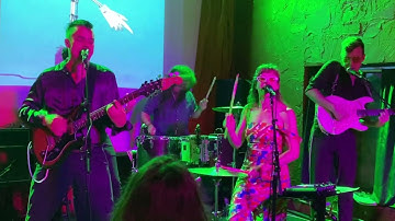 Bodega - Statuette on the Console live 2022