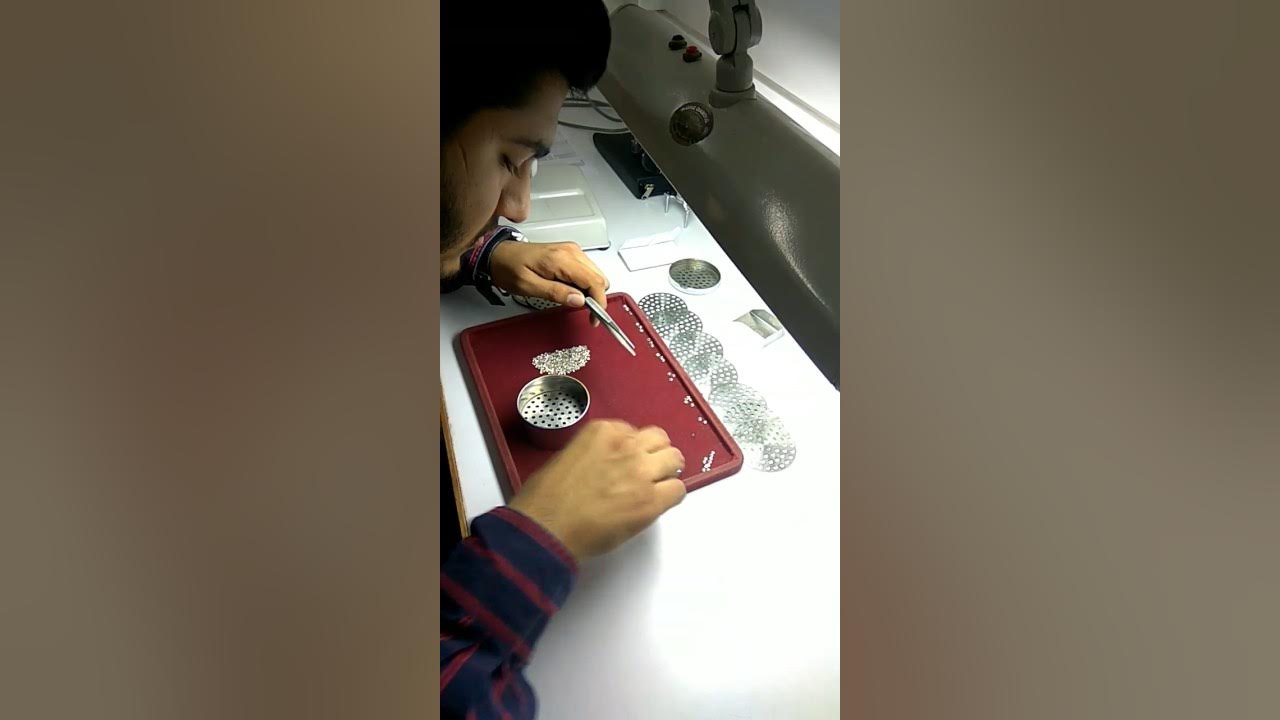 Learn How to sieve the diamonds? Diamond Grading course in Delhi YouTube