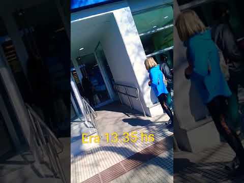 banco BBVA San Rafael k0 cerrado a las 13.35hs... No se puede operar en cajeros automáticos