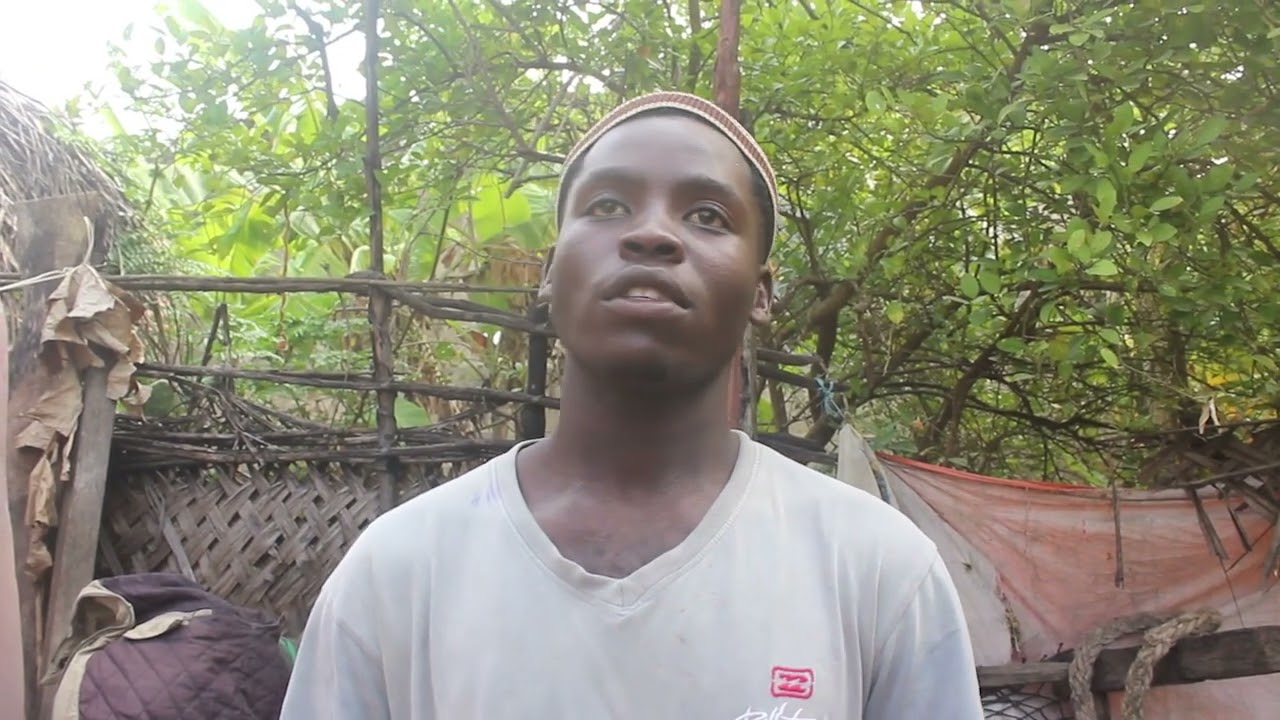 KIJANA ASIMULIYA ALIVYO OKOKA KWENYE AJALI YA BOTI SHAMIANI MUAMBE PEMBA#wasafimedia #mpenjatv