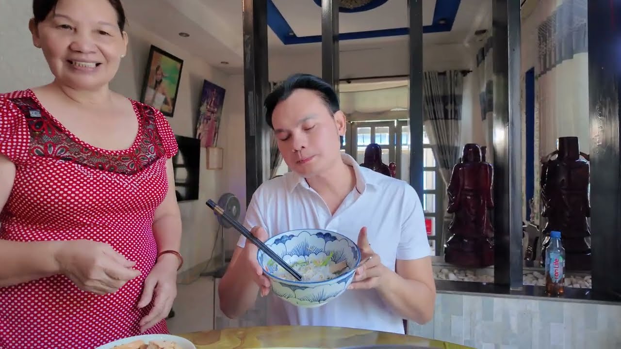 Nsut Kim Tiểu Long Trách Chị Tư Vì Điều Gì ?