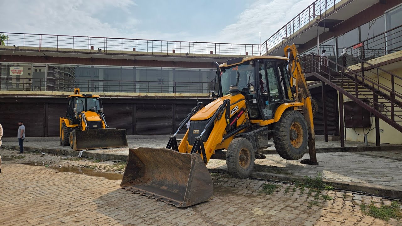 🛑 LIVE - कांग्रेस नेता की बिल्डिंग तोड़ने पहुंचे आर एस बाठ, भारी पुलिसबल तैनात