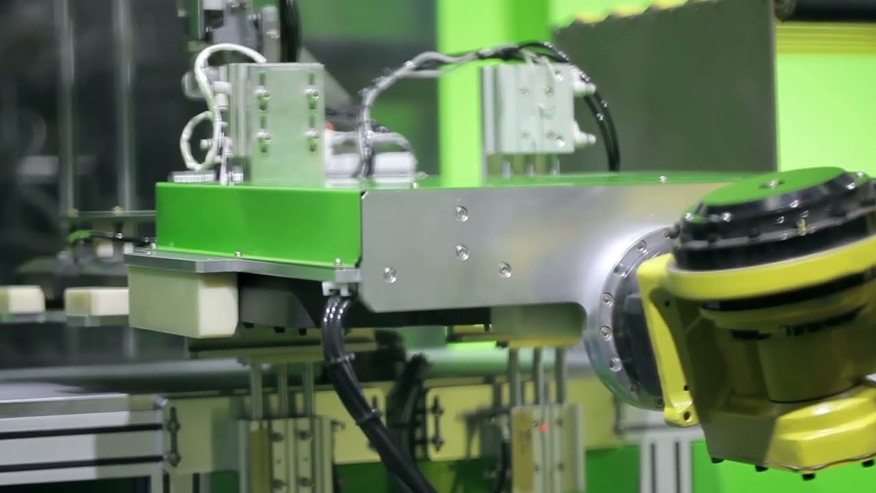 Yizumi UN1000DP  Two-platen IMM for Foam Briefcase