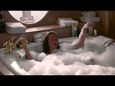Pretty Woman - Vivian(Julia Roberts) sings "Kiss" in tub HD