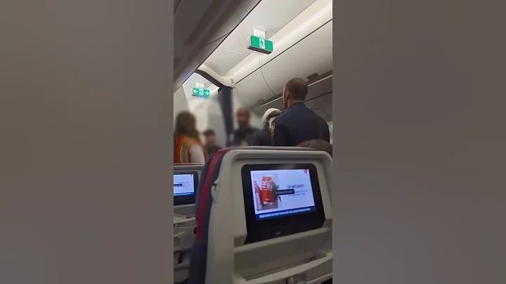 Severe turbulence hospitalizes 11 crew and passengers on Delta flight #Shorts